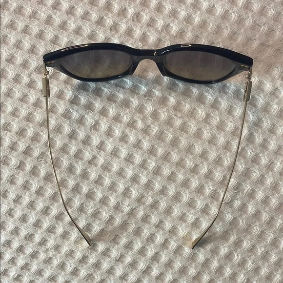 Fendi Chic Black Cat-Eye Sunglasses - Picture 4 of 4